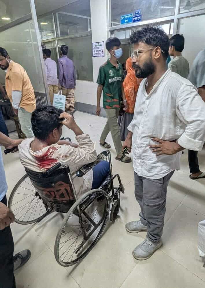 চট্টগ্রামে সাংবাদিক হোসাইন জিয়াদের ওপর হামলা — ২৪ ঘণ্টার মধ্যে হামলাকারীদের গ্রেফতারের দাবি।