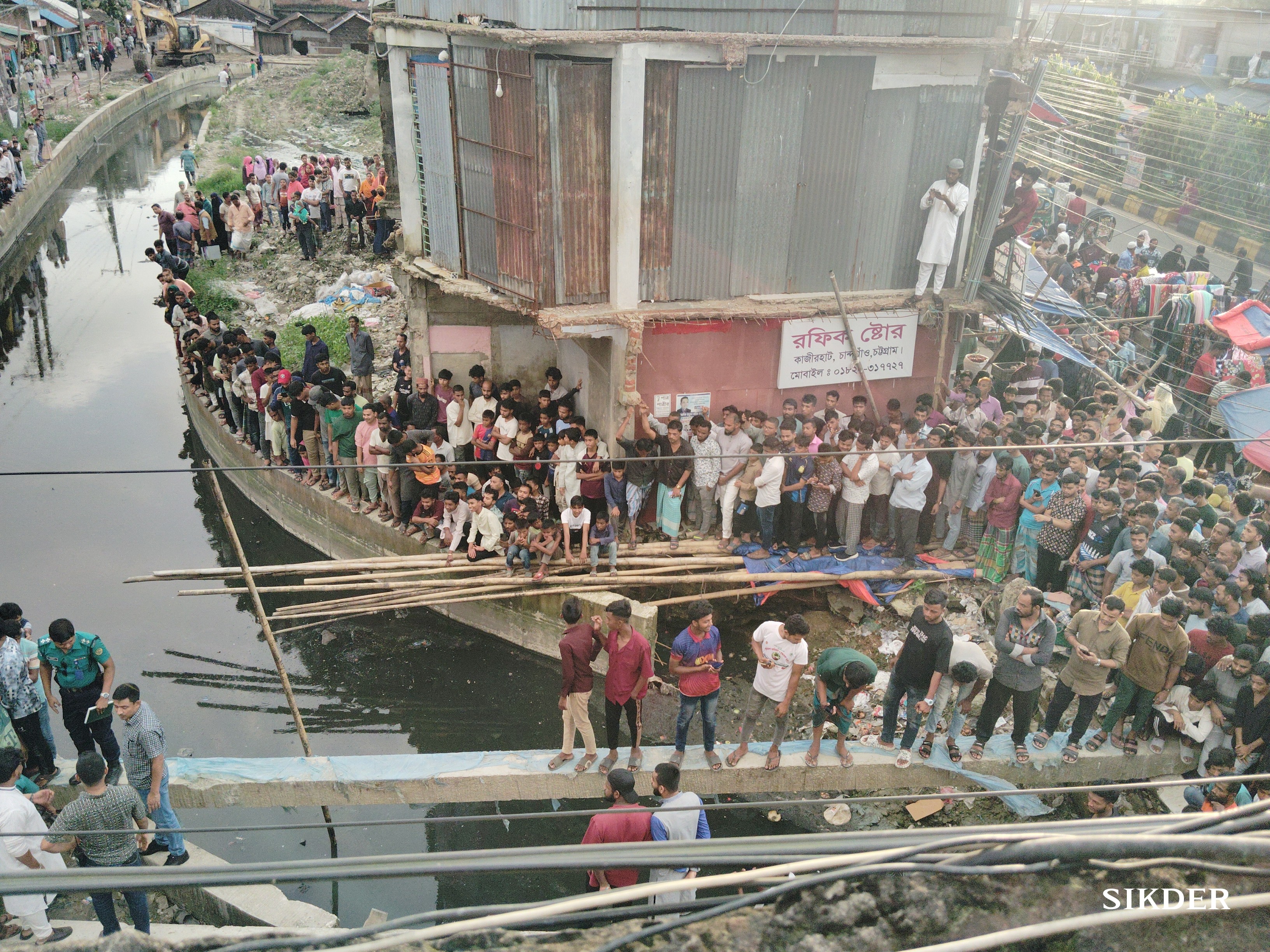 কামাল বাজার কাজির হাটে নালা থেকে অজ্ঞাত লাশ উদ্ধার, দুর্ঘটনার সম্ভাবনা